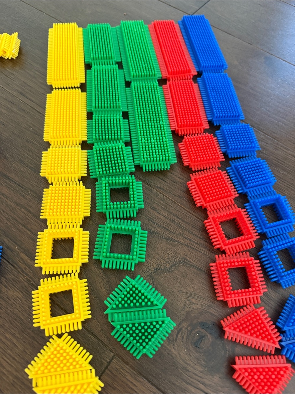 Interlocking Bristle Building Blocks - Multicolor Set - Picture 4 of 4